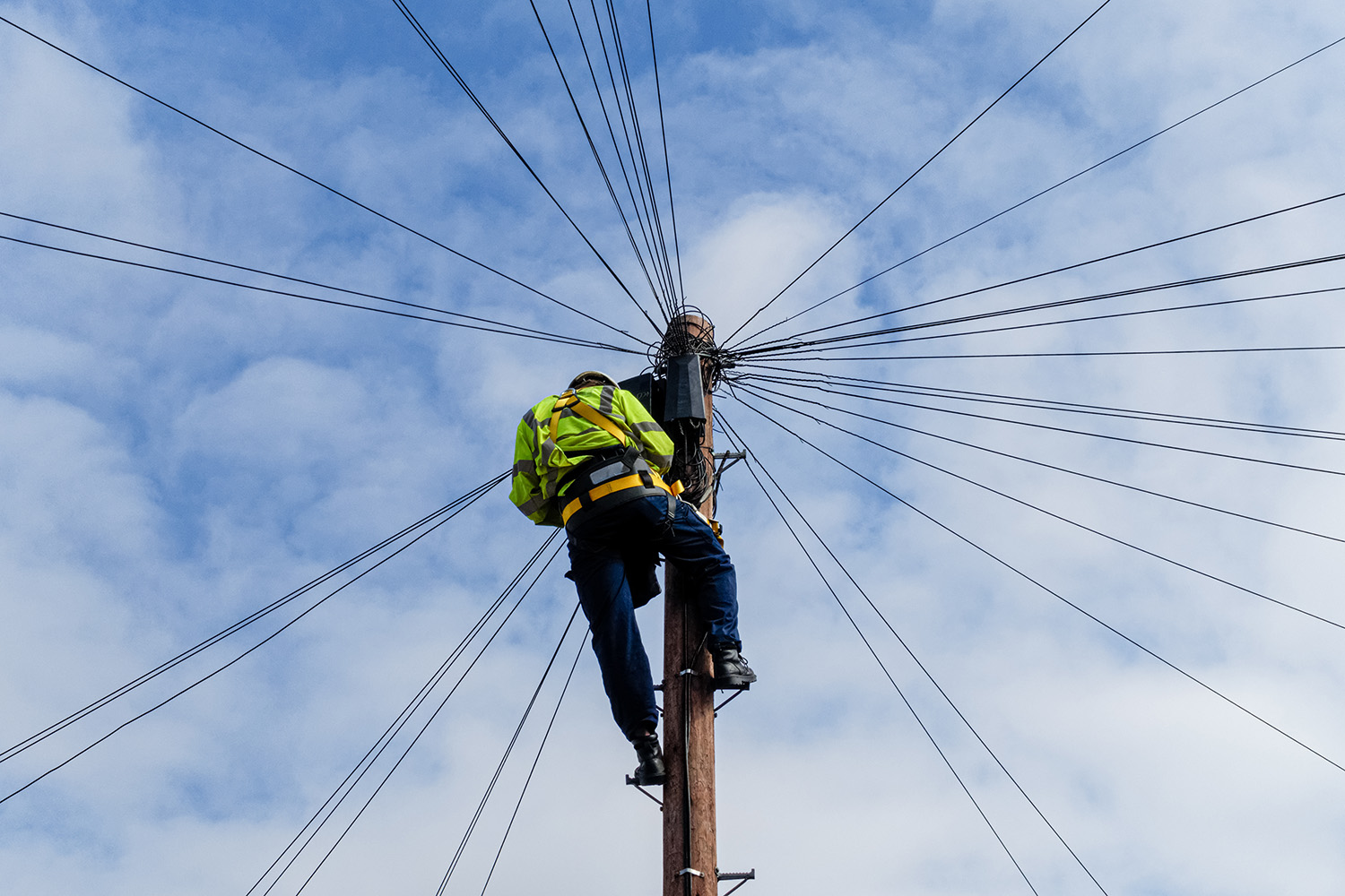 telephone-pole-electrician telephone-pole-electrician